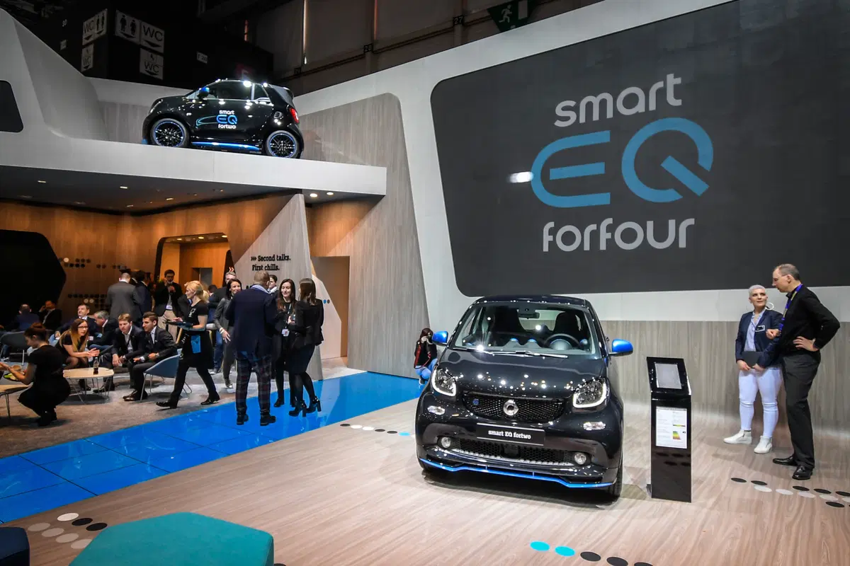 smart EQ fortwo e forfour nightsky Edition al Salone di Ginevra 2018 (16)
