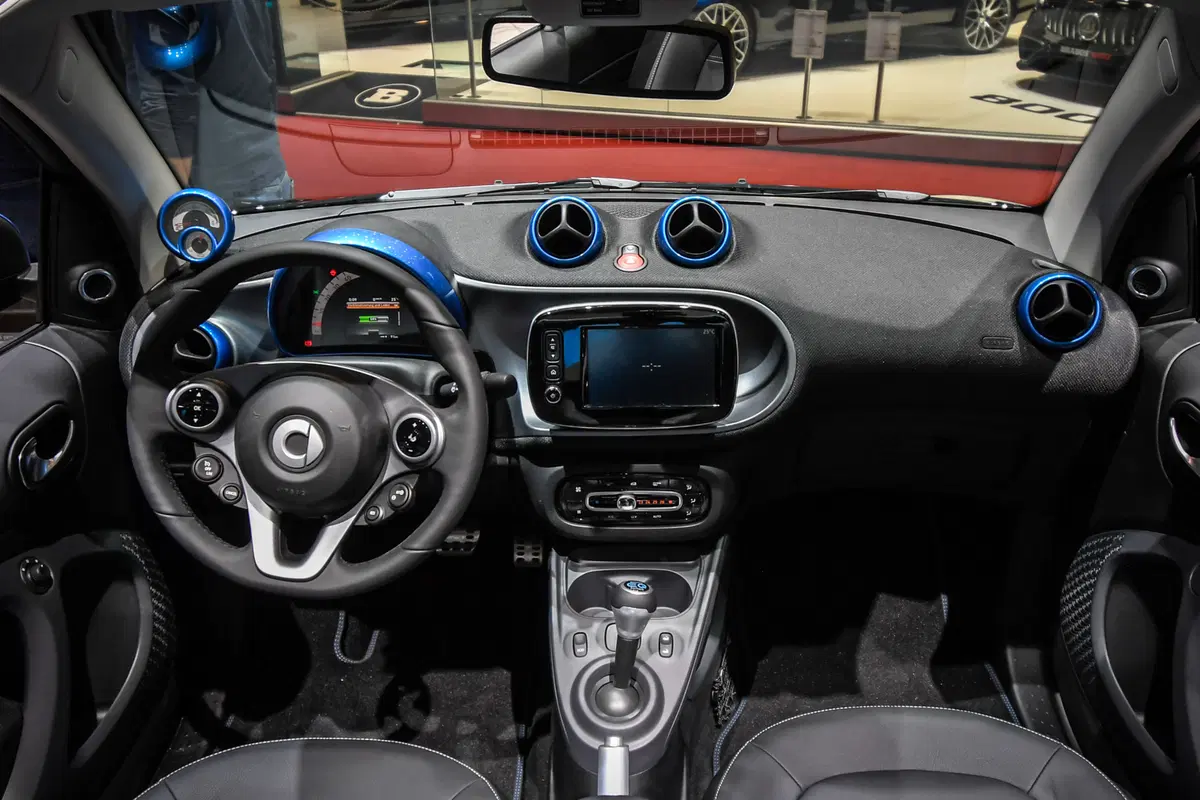 smart EQ fortwo e forfour nightsky Edition al Salone di Ginevra 2018 (18)