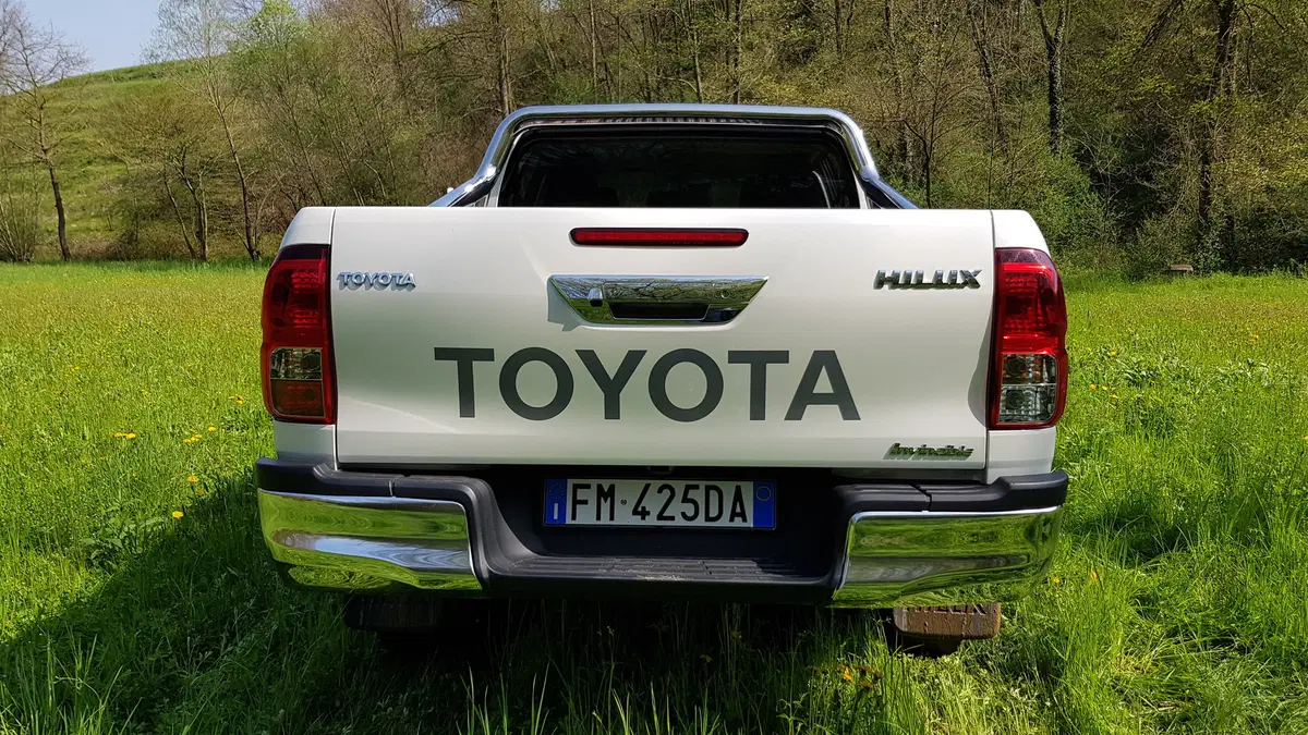 Toyota Hilux | Come uscire dalle insidie della vita... in fuoristrada (6)