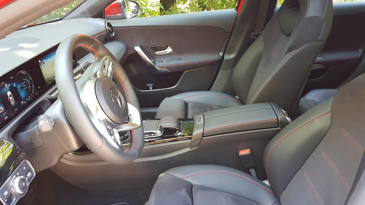 Mercedes Classe A | Mai vista tanta tecnologia... (6)