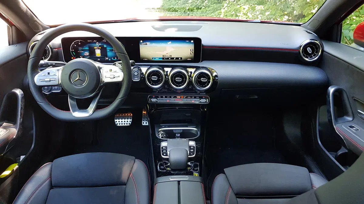 Mercedes Classe A | Mai vista tanta tecnologia... (15)