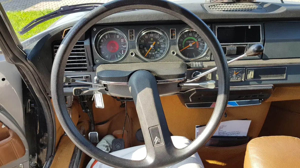 Citroen DS23 Pallas | Dea o Squalo? (13)