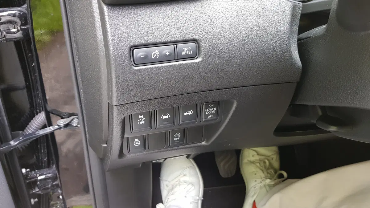  Nissan X Trail | Un po' SUV, molto fuoristrada, e costa il giusto! (22)