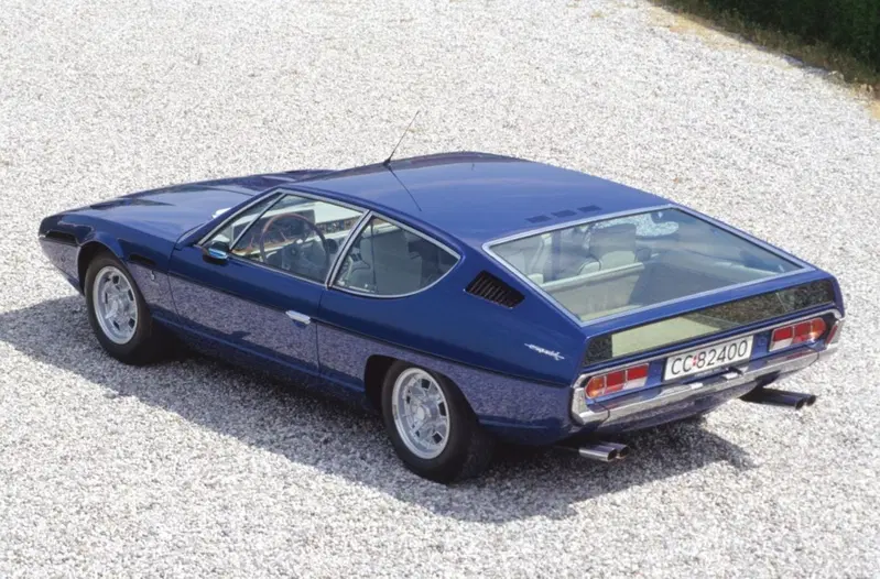 Il caratteristico posteriore "fastback" della Espada