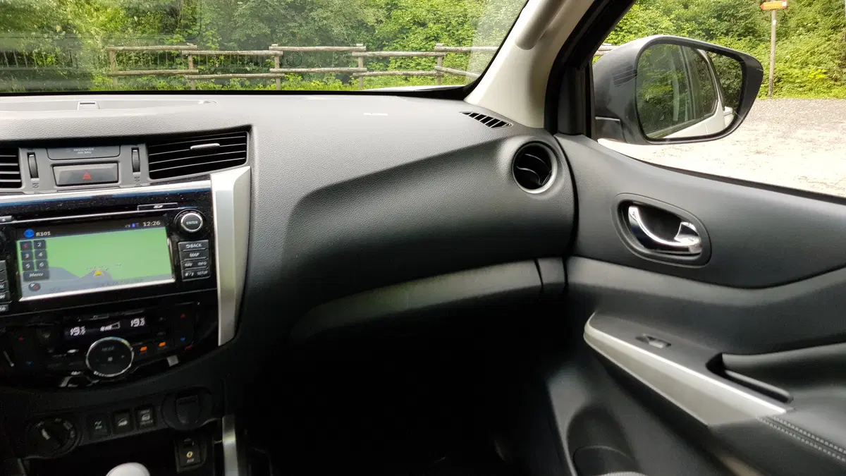  Nissan Navara, il pick-up che compreremmo (14)