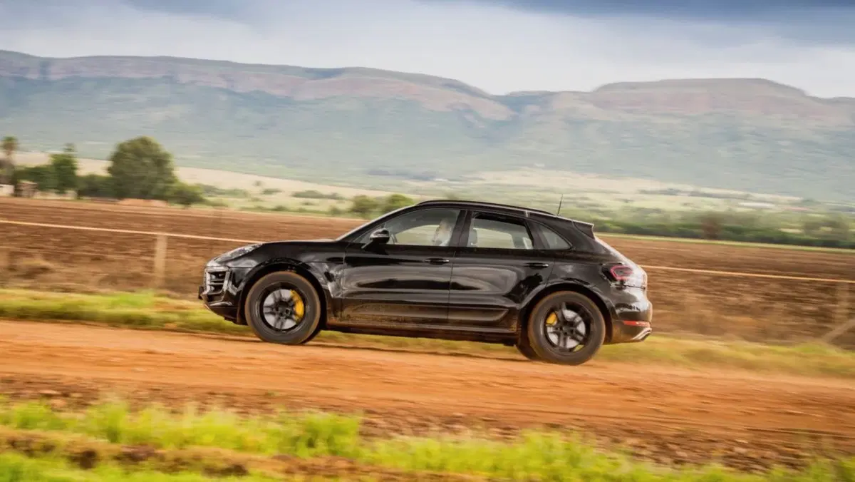 Nuova Porsche Macan 2019: ecco il teaser (13)