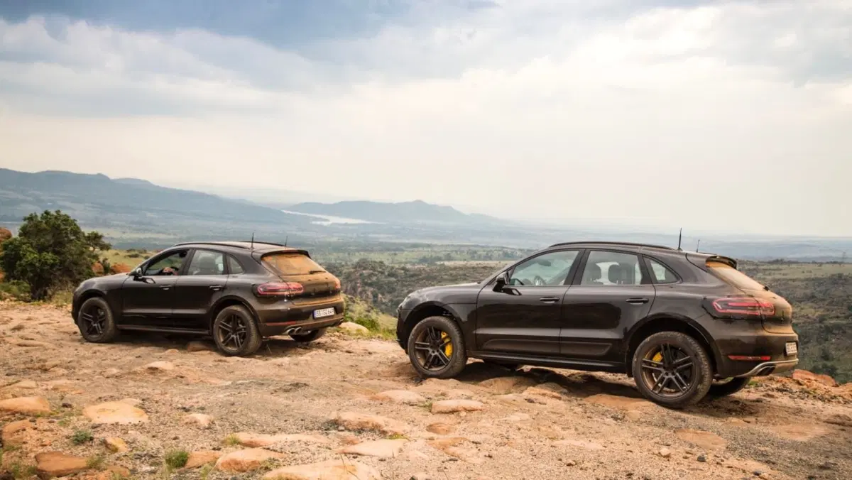 Nuova Porsche Macan 2019: ecco il teaser (14)