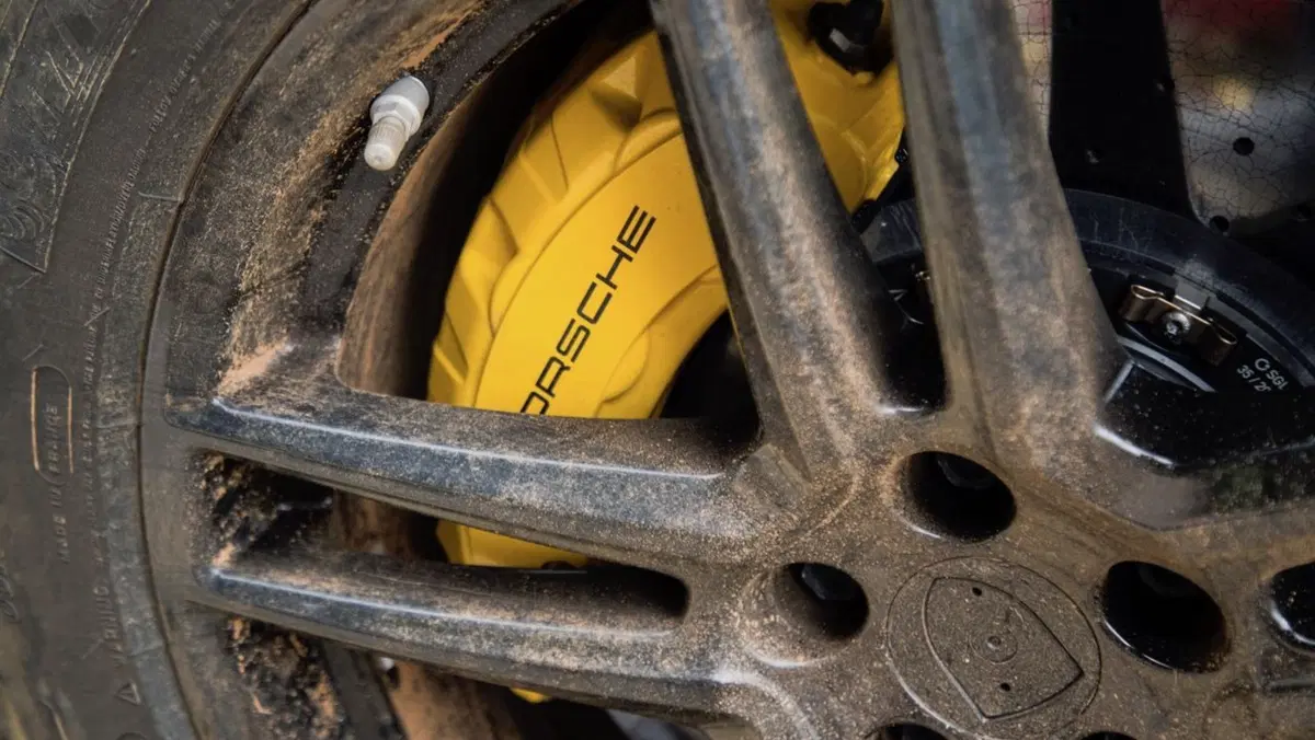 Nuova Porsche Macan 2019: ecco il teaser (15)
