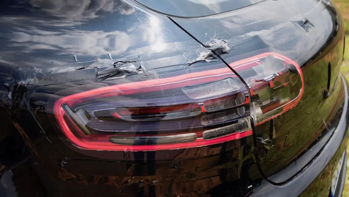Nuova Porsche Macan 2019: ecco il teaser (16)