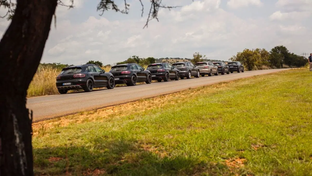 Nuova Porsche Macan 2019: ecco il teaser (18)