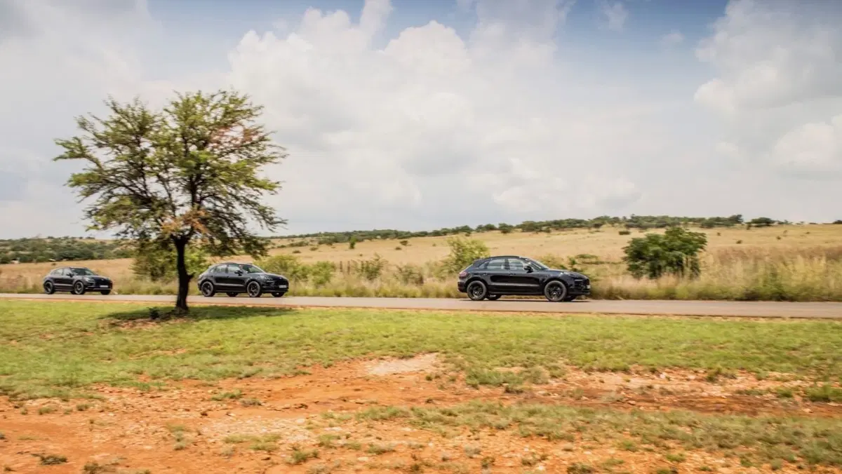 Nuova Porsche Macan 2019: ecco il teaser (20)