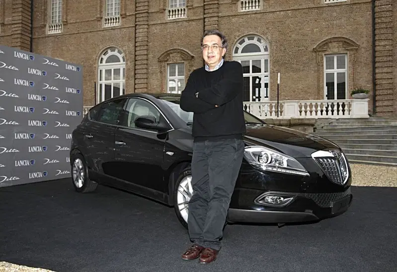 2008: Sergio Marchionne posa insieme alla Lancia Delta