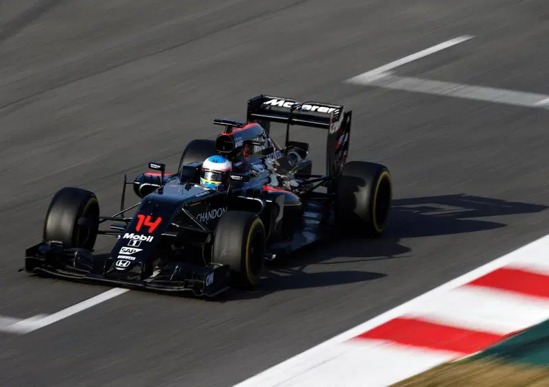 L'asturiano Fernando Alonso al volante della sua MP4-31