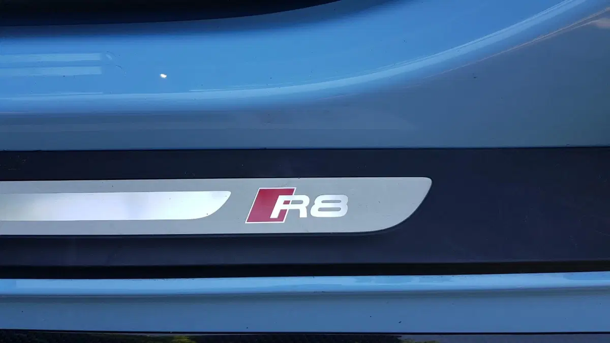 Audi R8 | Maneggiare con cura, Aprirla, Divertirsi!  (10)