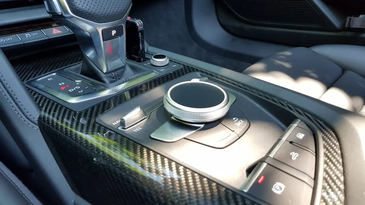 Audi R8 | Maneggiare con cura, Aprirla, Divertirsi!  (15)