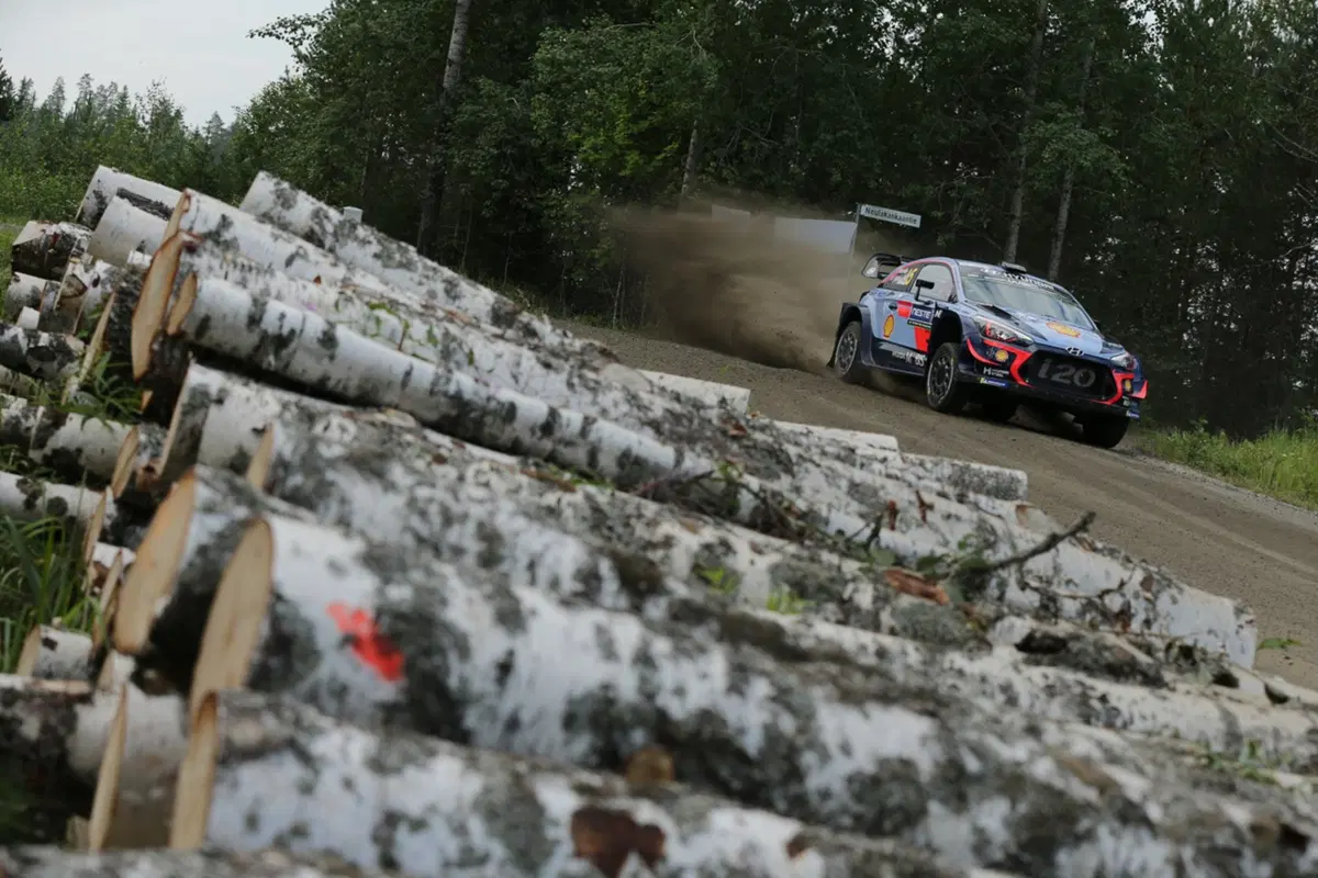 WRC18 Finlandia. Lampi rossi nel cielo di Jyvaskyla, poi “sereno” (2)