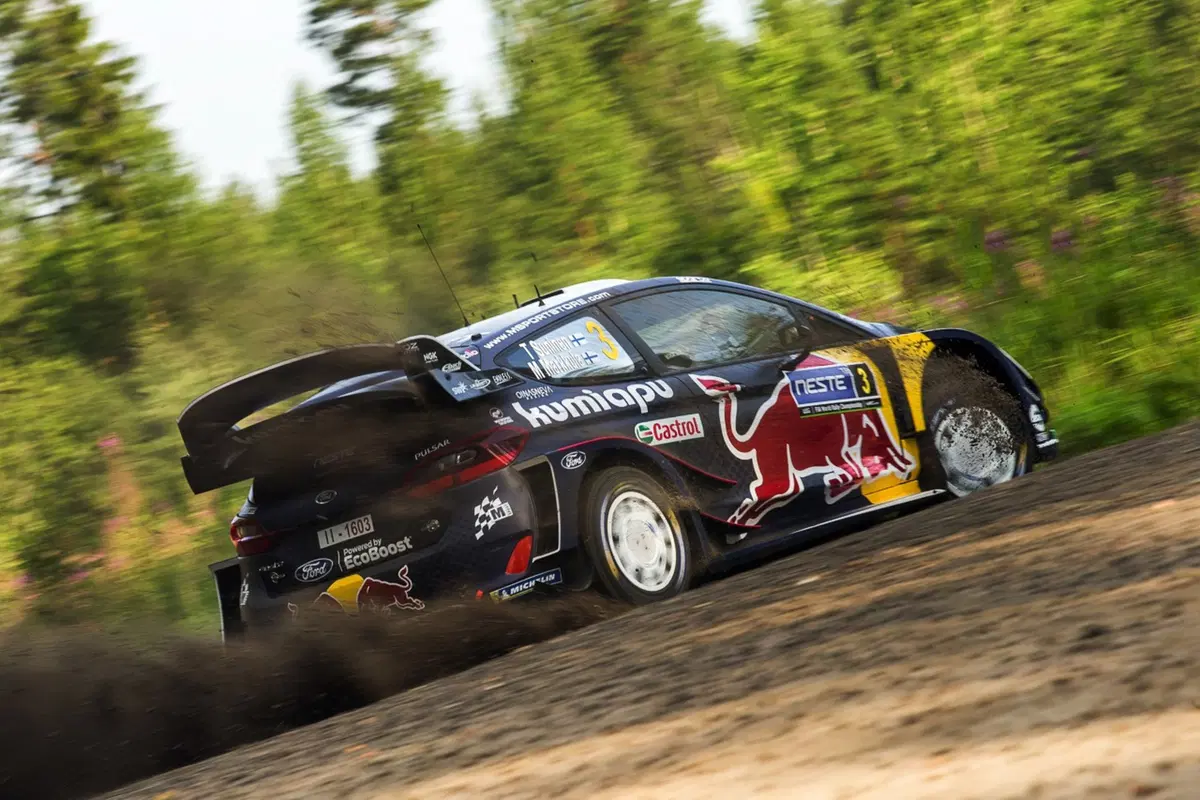 WRC18 Finlandia. Lampi rossi nel cielo di Jyvaskyla, poi “sereno” (18)
