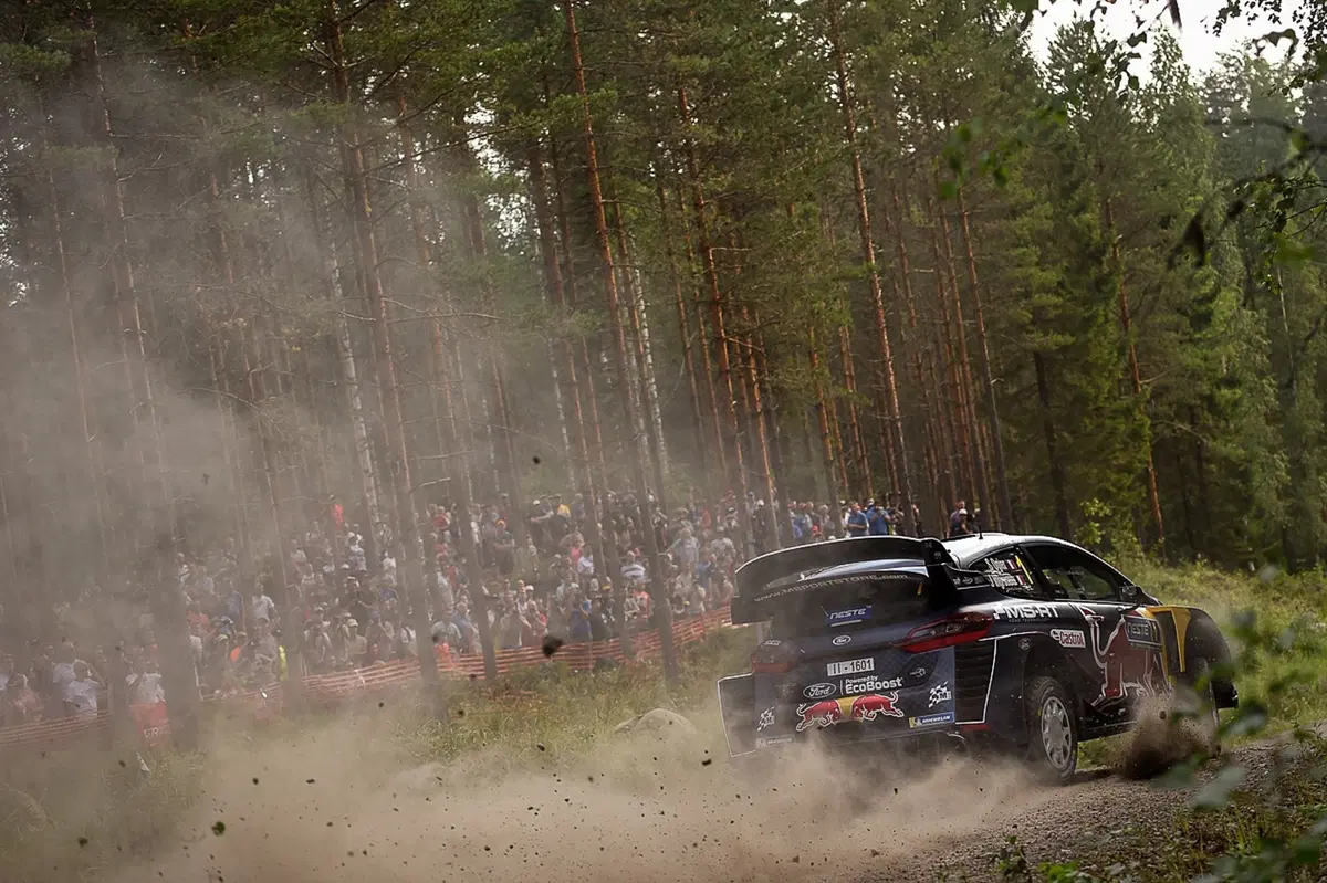 WRC18 Finlandia. Lampi rossi nel cielo di Jyvaskyla, poi “sereno” (24)