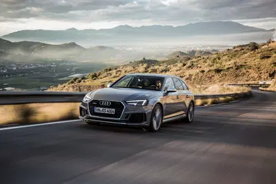 Audi RS4 | Un'esperienza di guida al top, ma serve aggressivit&agrave; [Video]