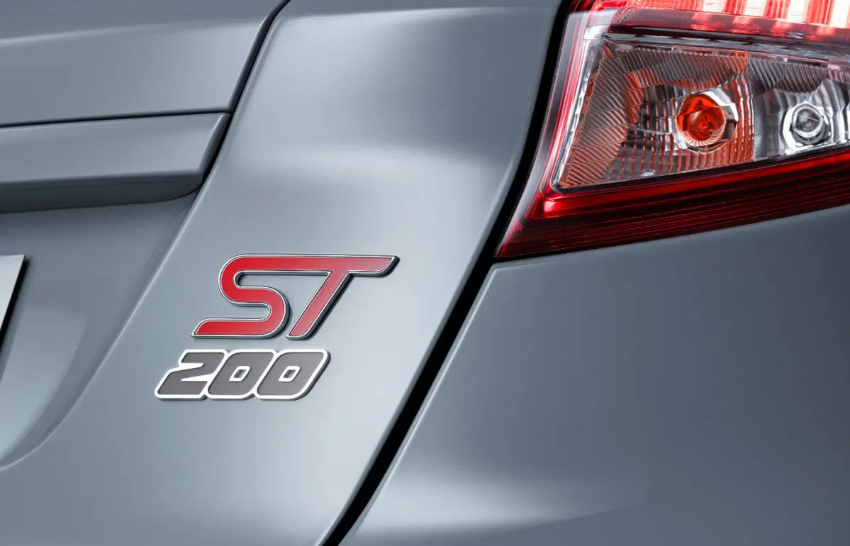 Salone di Ginevra 2016, Ford presenta la nuova Fiesta ST200 (6)