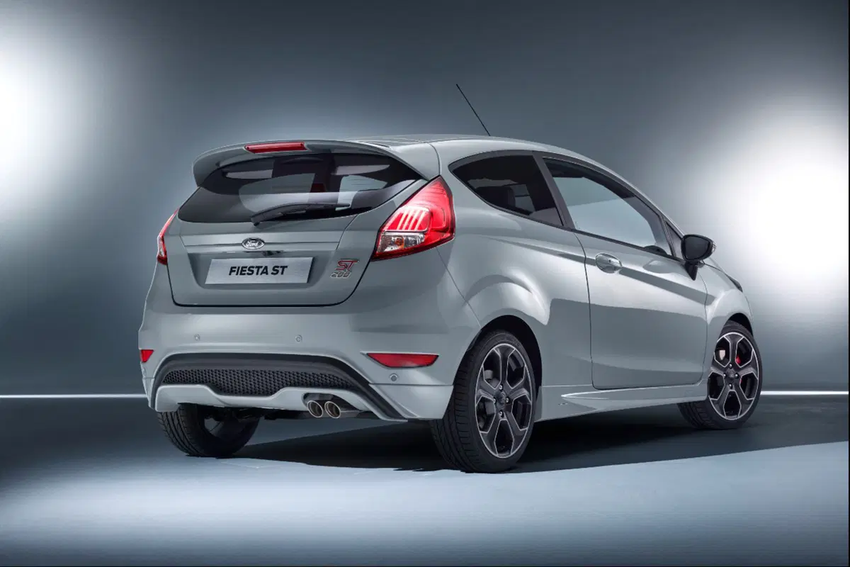 Salone di Ginevra 2016, Ford presenta la nuova Fiesta ST200 (2)