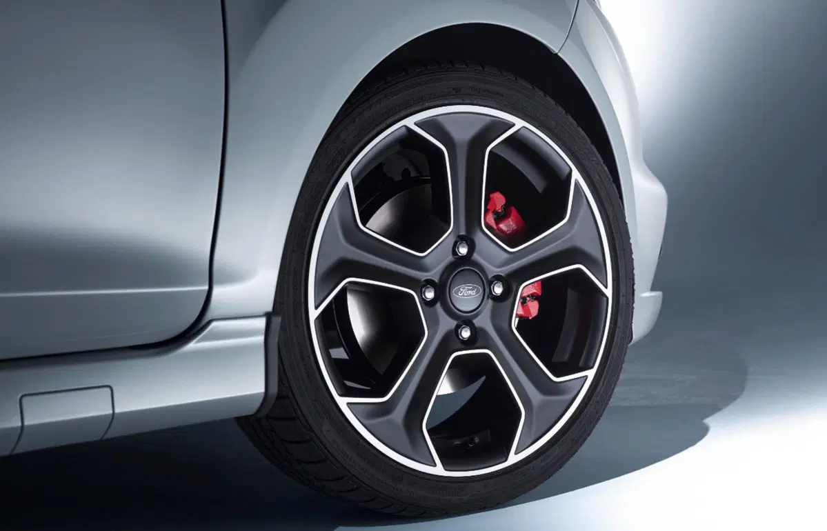 Salone di Ginevra 2016, Ford presenta la nuova Fiesta ST200 (5)