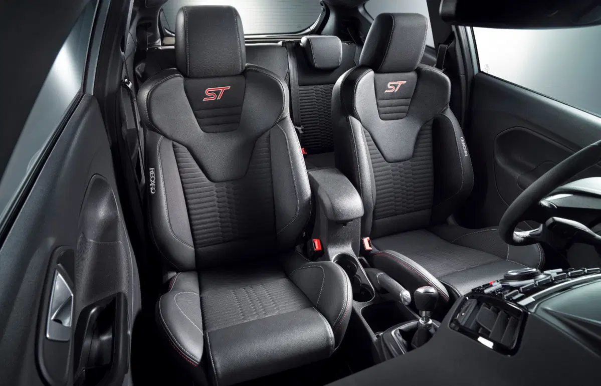 Salone di Ginevra 2016, Ford presenta la nuova Fiesta ST200 (9)