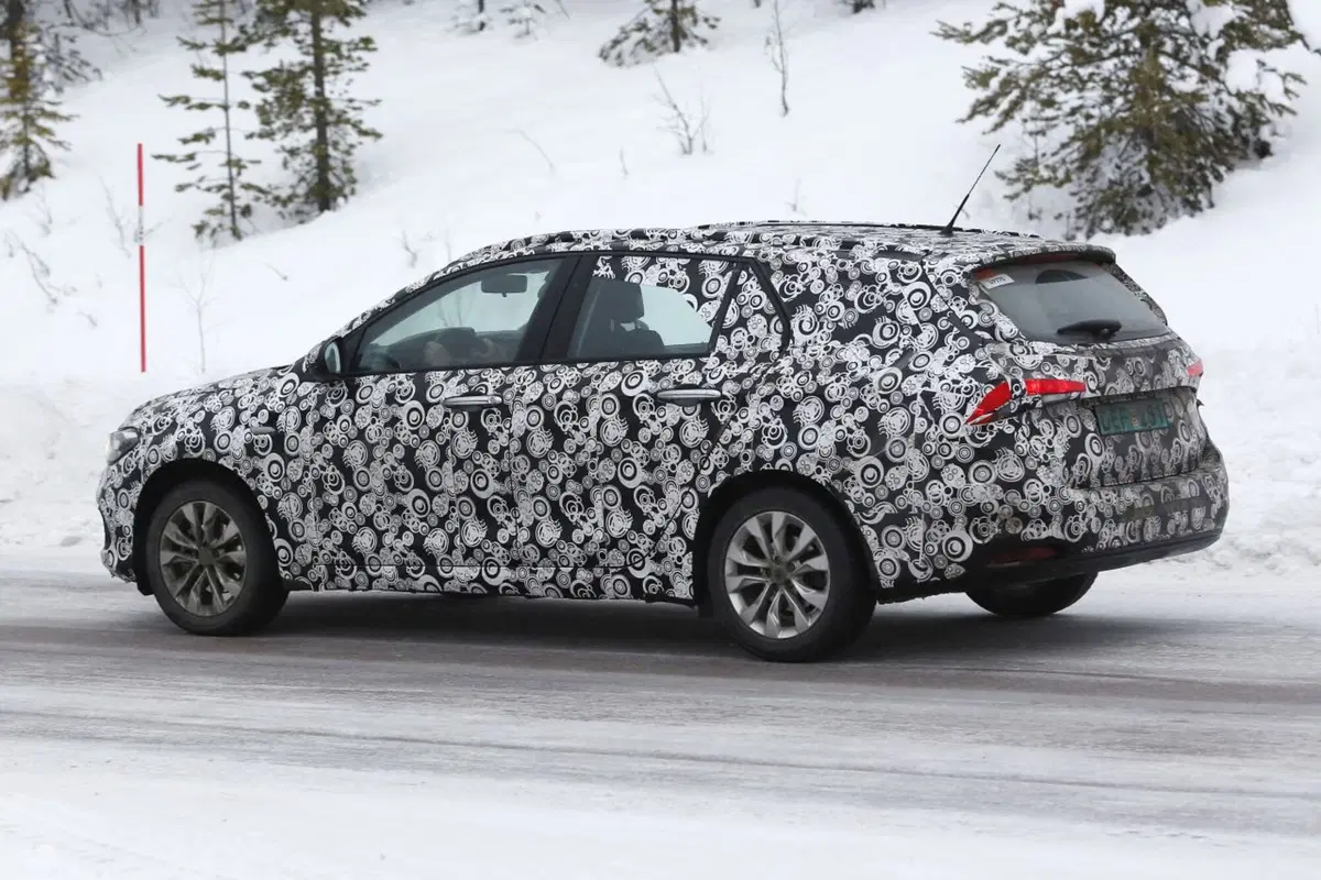 Fiat Tipo Wagon, eccola quasi pronta (3)