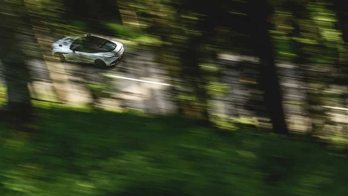 Aston Martin DBS Superleggera 2018: GT da sogno (6)