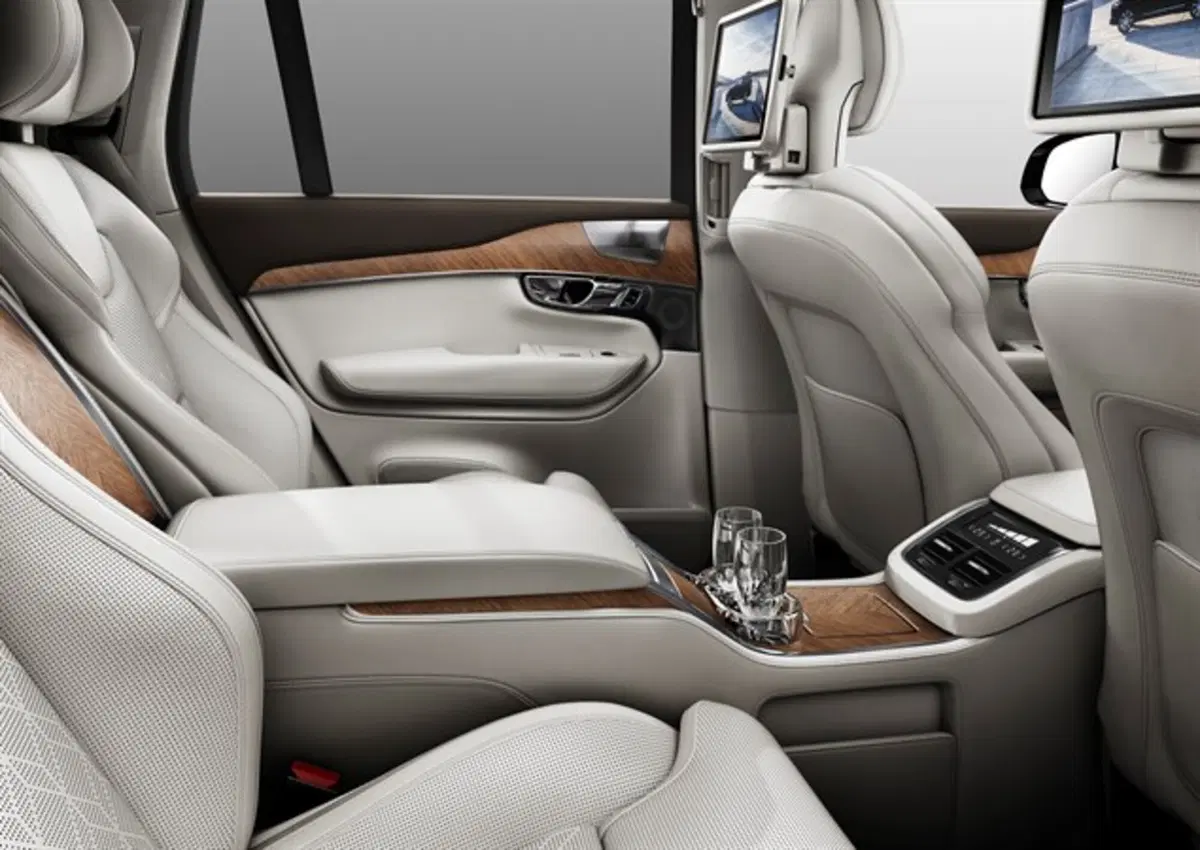 Volvo XC90 Excellence, puro lusso (5)