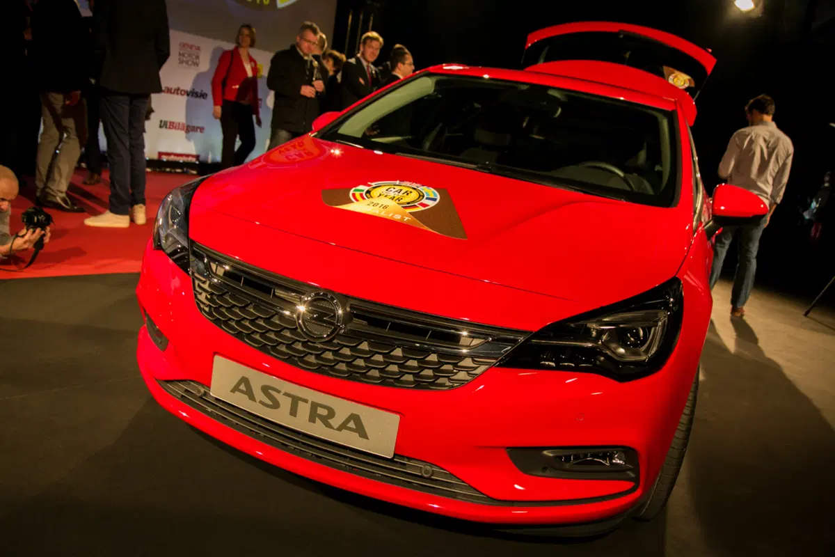 Opel Astra è Auto dell'Anno 2016 (5)
