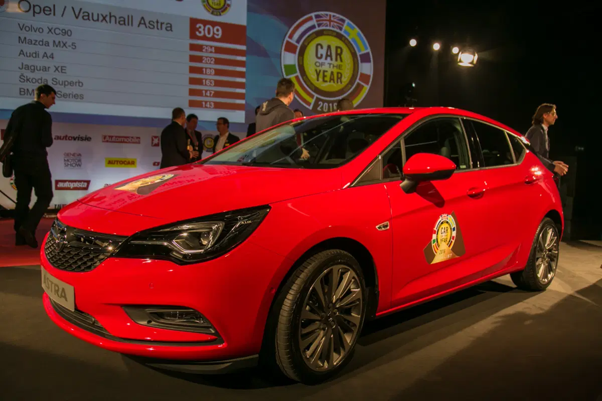 Opel Astra è Auto dell'Anno 2016 (6)