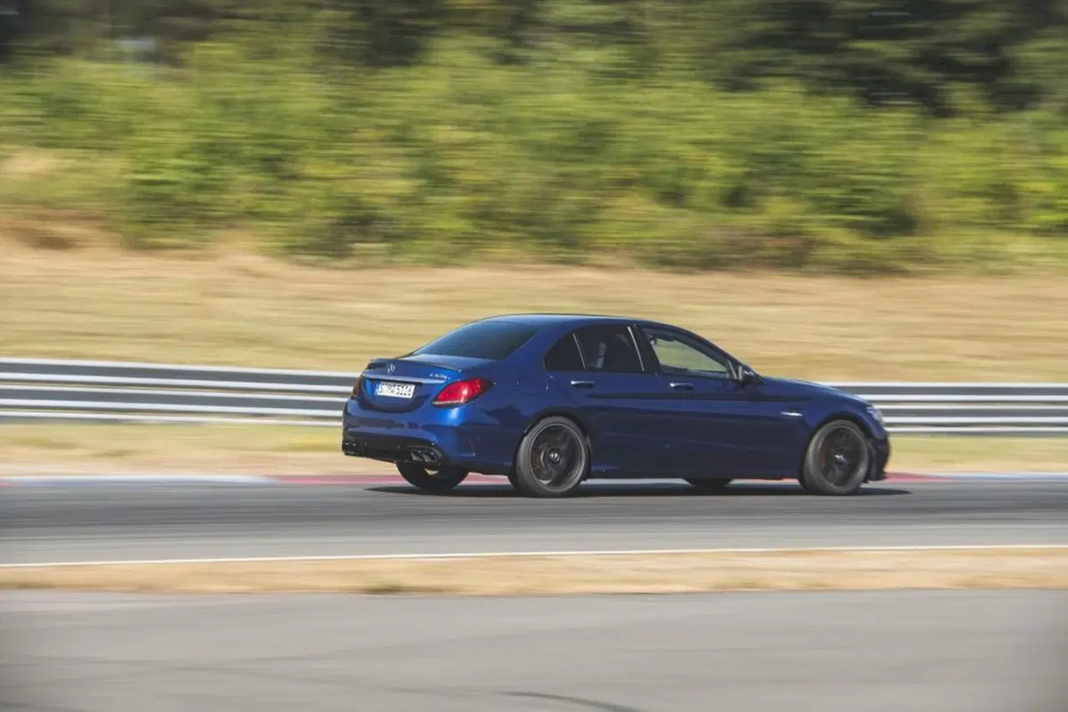 Mercedes-AMG C 63 S 2018, mostro da 510 CV [Video] (5)