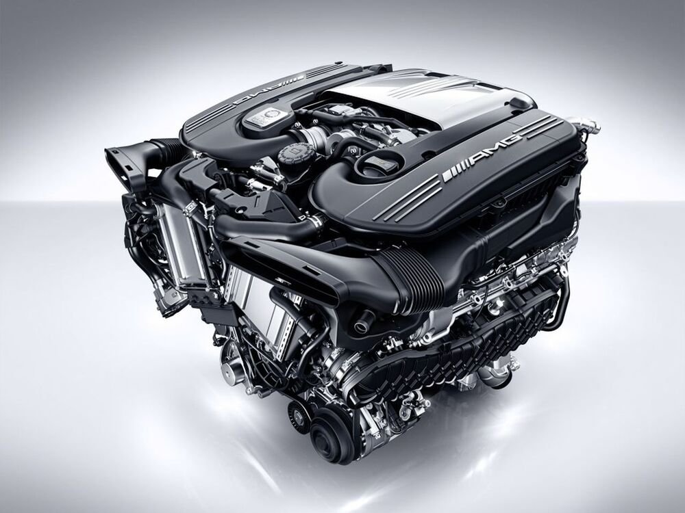 Il motore V8 da 4 litri della Mercedes-AMG C 63 S