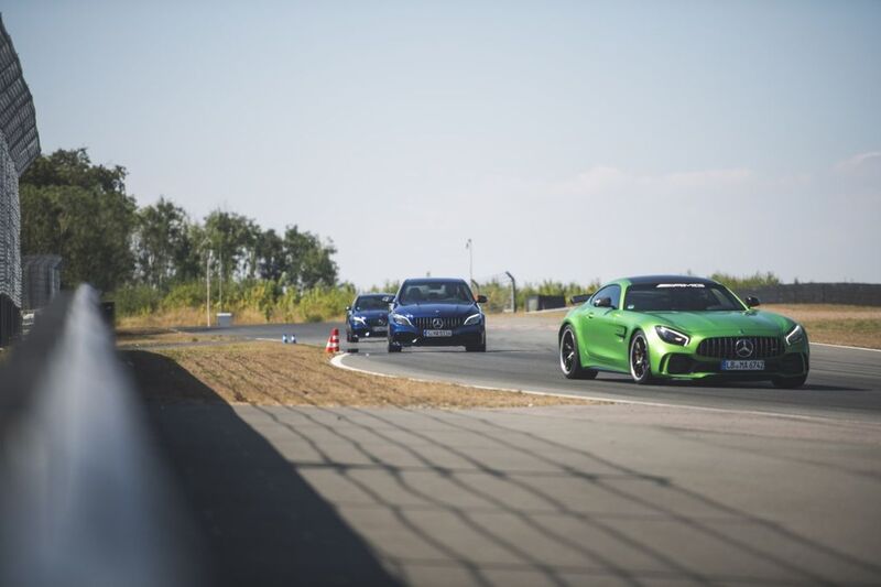 A fare da apripista nella nostra prova in circuito la GT, la pi&ugrave; &quot;AMG&quot; di tutte le Mercedes