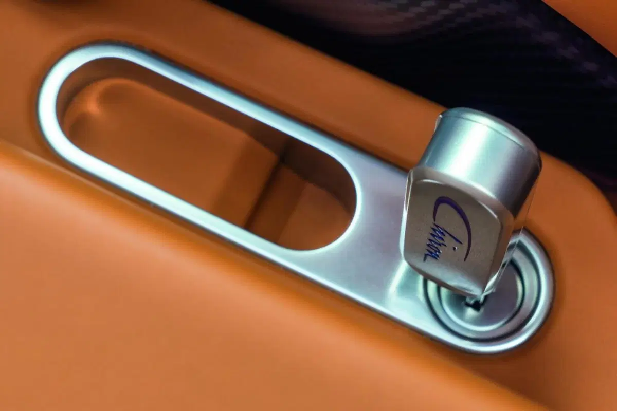 Bugatti Chiron, ecco la hypercar da 420 km/h (15)