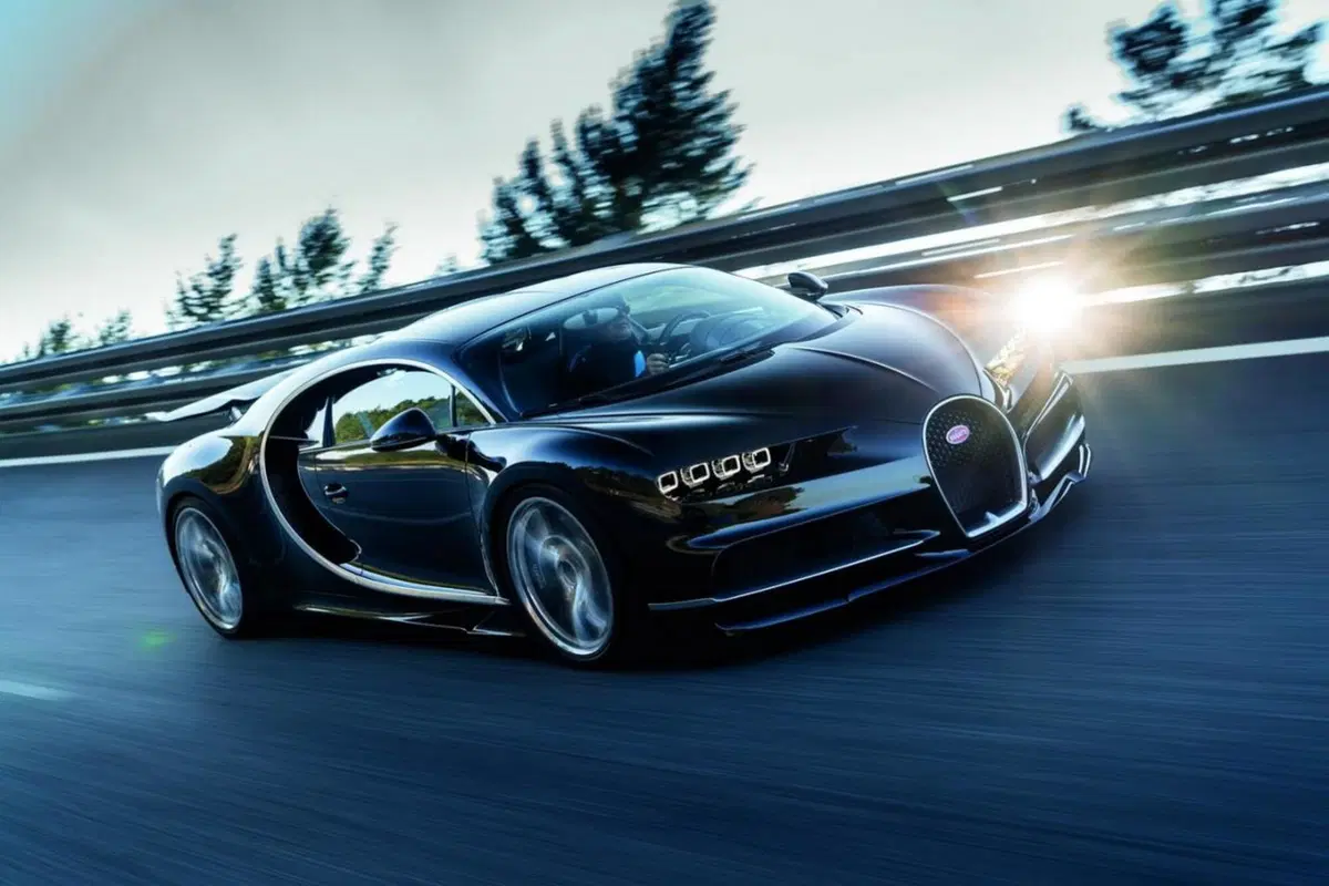 Bugatti Chiron, ecco la hypercar da 420 km/h