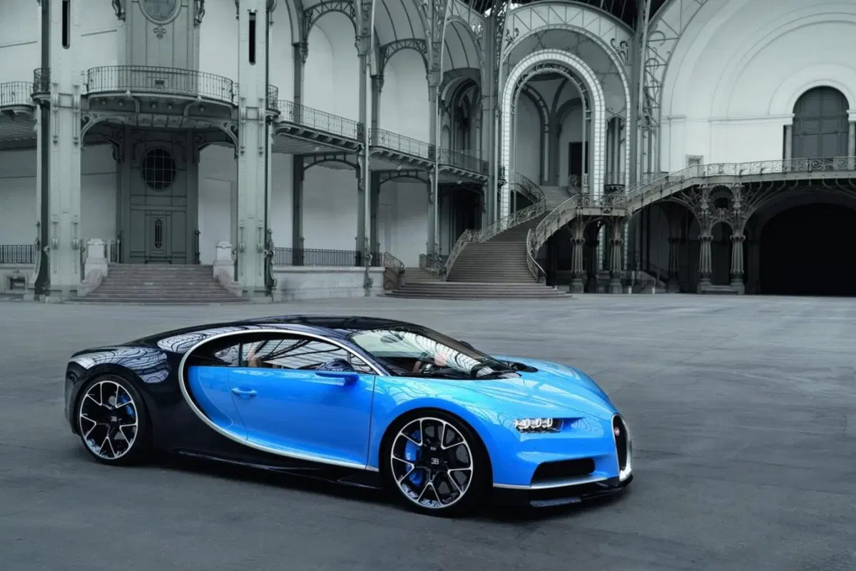 Bugatti Chiron, ecco la hypercar da 420 km/h (5)