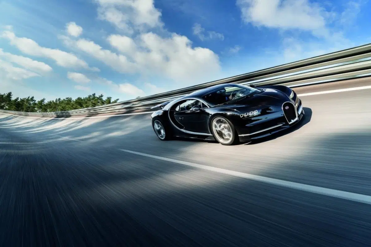 Bugatti Chiron, ecco la hypercar da 420 km/h (3)