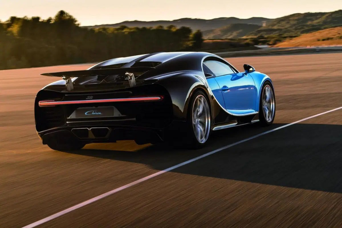 Bugatti Chiron, ecco la hypercar da 420 km/h (30)