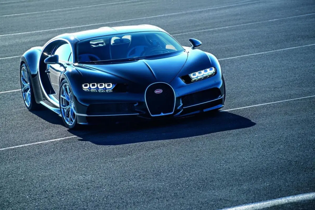 Bugatti Chiron, ecco la hypercar da 420 km/h (25)