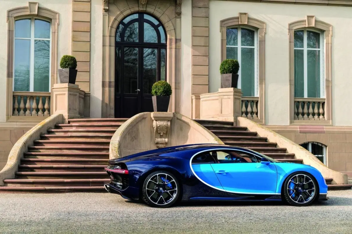 Bugatti Chiron, ecco la hypercar da 420 km/h (26)