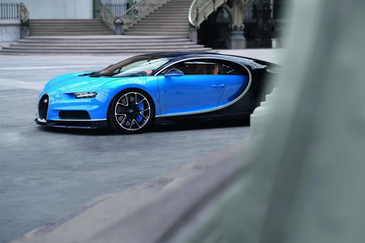 Bugatti Chiron, ecco la hypercar da 420 km/h (32)