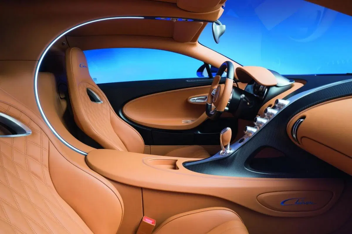 Bugatti Chiron, ecco la hypercar da 420 km/h (17)