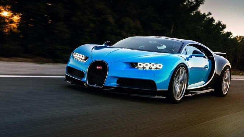 Bugatti Chiron, ecco la hypercar da 420 km/h al Salone di Ginevra 2016