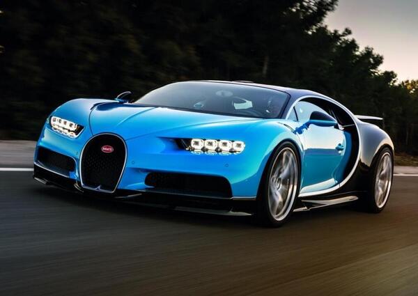 Bugatti Chiron, ecco la hypercar da 420 km/h al Salone di Ginevra 2016