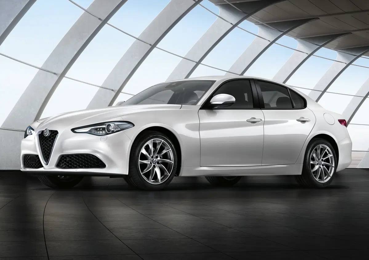 Alfa Romeo Giulia: ecco quella "normale", convince come la Quadrifoglio
