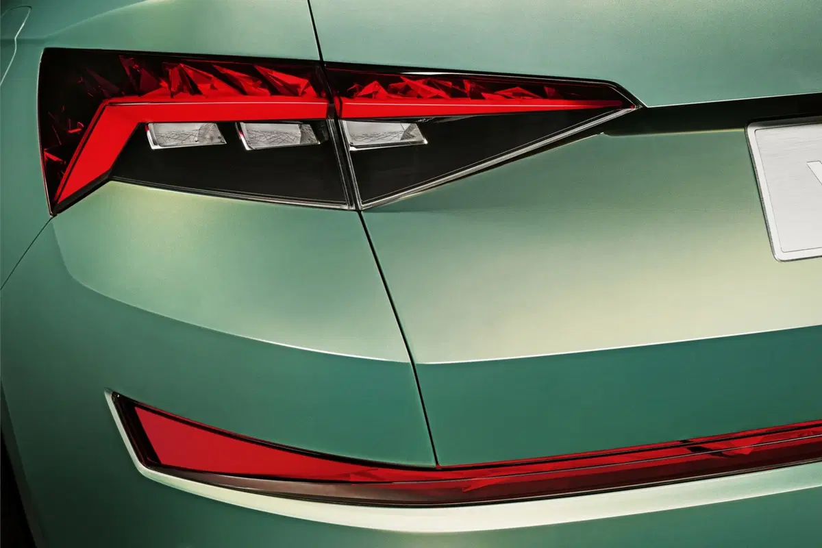 VisionS Concept: così sarà il SUV ibrido di Skoda (9)