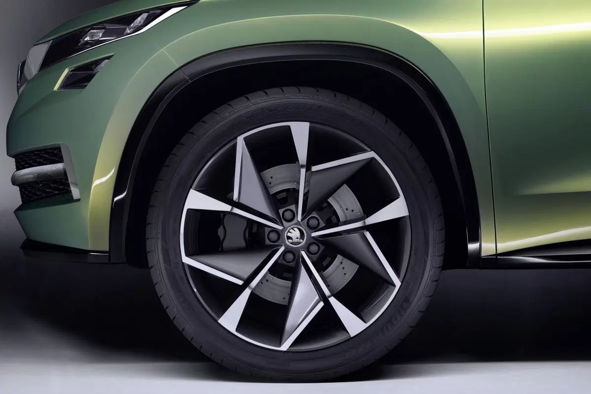 VisionS Concept: così sarà il SUV ibrido di Skoda (11)