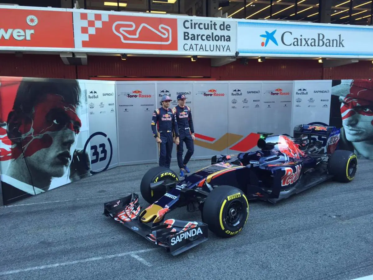 Formula 1, Toro Rosso presenta la sua livrea per il 2016 (6)